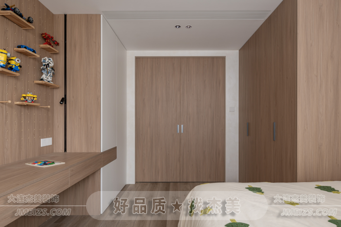 大連裝修潮流趨勢(shì)之現(xiàn)代簡約案例賞析典雅素凈溫潤空間16.png