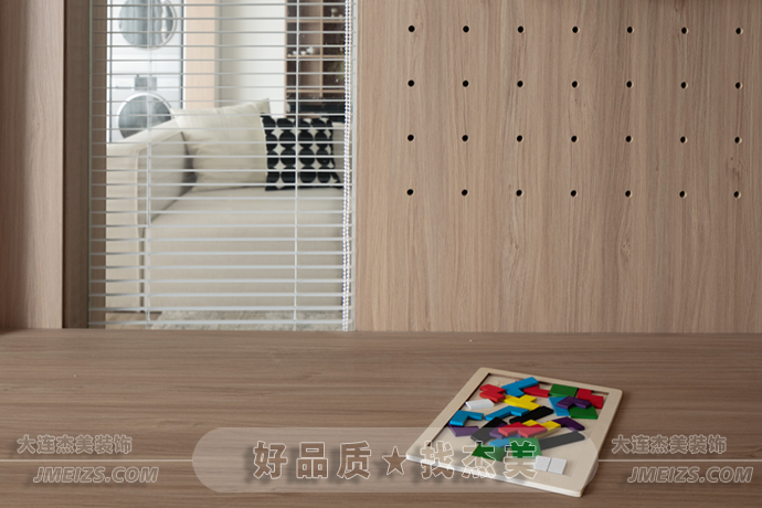 大連裝修潮流趨勢(shì)之現(xiàn)代簡約案例賞析典雅素凈溫潤空間17.png